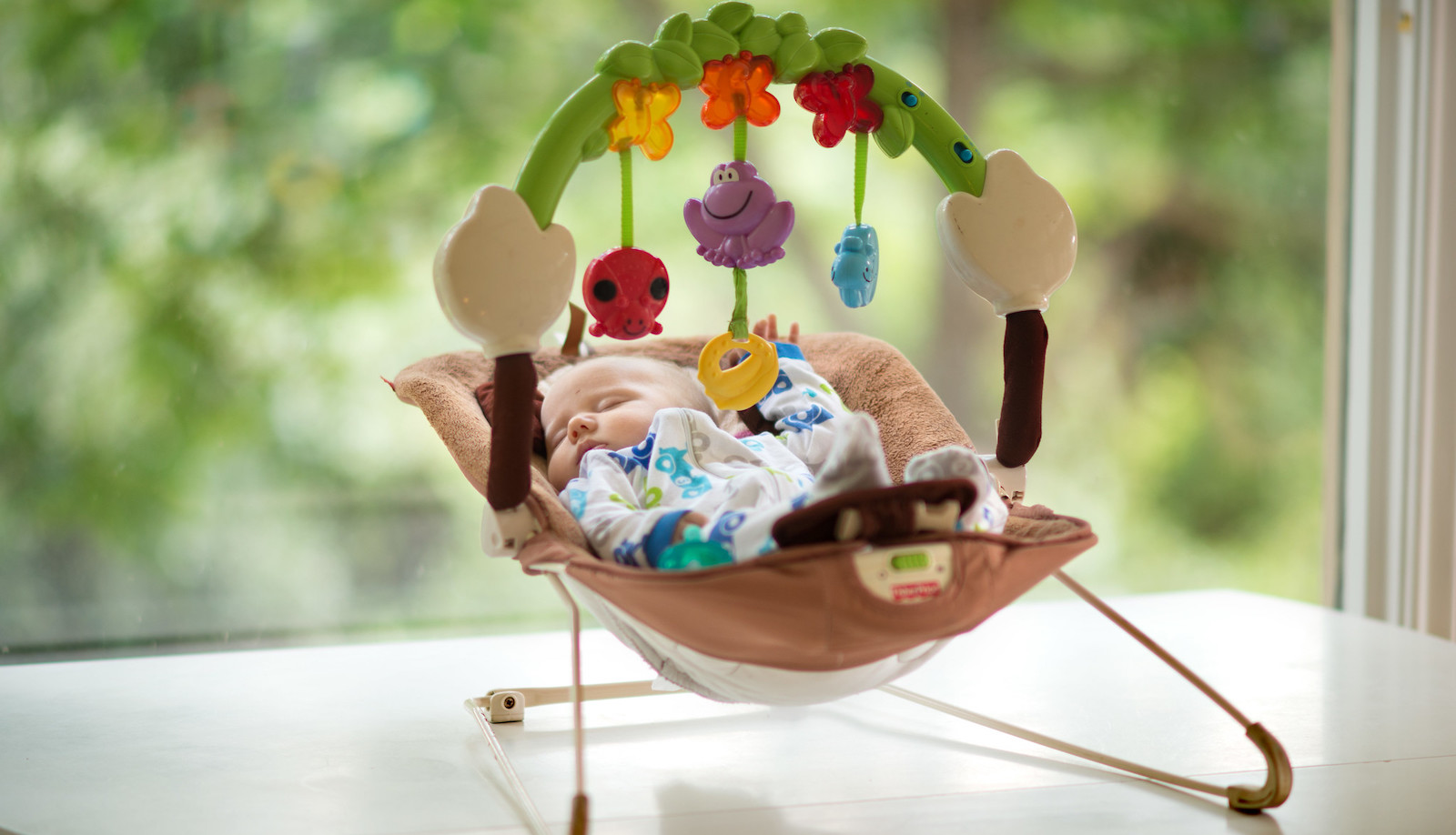 What Features Should You Look Out For In Newborn Baby Bouncers and